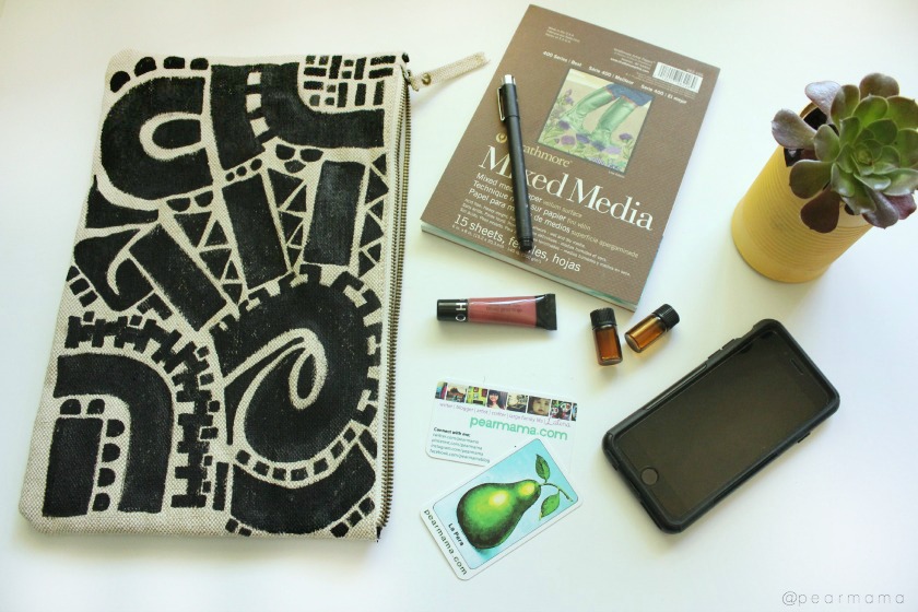 Create your own hand-painted clutch bag using an inexpensive Forever 21 canvas clutch.
